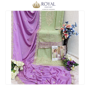 Nouvelle collection de vêtements ethniques de créateurs, magnifiques ensembles de costumes pakistanais en soie Chinnon avec broderies et perles. - Product Image 6
