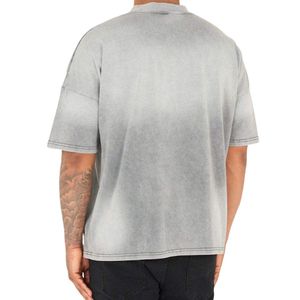 T-shirt délavé en coton premium, teinture au soleil, coupe ample et décontractée, tendance rétro streetwear. - Product Image 2