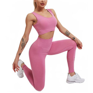 Ensemble de sport rose pour femme : soutien-gorge anti-transpiration à bretelles croisées et leggings taille haute sans couture, maintien moyen, en maille, pour entraînement et yoga - Product Image 1