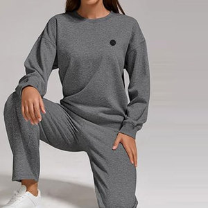Ensemble de survêtement décontracté pour femme, confectionné en tissu doux, idéal pour les voyages, la maison et les activités quotidiennes - Product Image 3