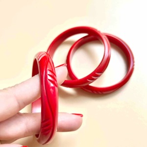 Pulseras de Resina Hipoalergénicas, Pulseras de Resina Amigables con la Piel, Pulseras de Resina de Color Sólido, Pulseras de Resina Personalizadas de Fábrica para Venta al por Mayor - Product Image 3