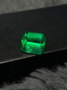 Esmeralda Natural Suelta, Corte Octogonal, Gema Verde de 5.66 Quilates, Origen ZM, para Joyería - Product Image 4