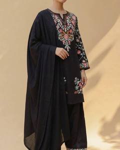 Ensemble Kurti et pantalon en soie romaine brodée noire, séchage rapide, coupe régulière, longueur au sol, tenue ethnique traditionnelle pour femmes, Inde, Pakistan - Product Image 5