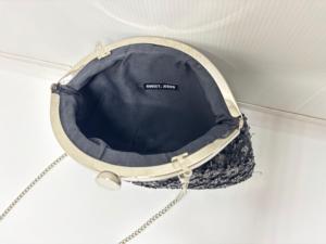Pochette de soirée haut de gamme avec cadre métallique et perles brodées à la main, travail de perlage complexe, design élégant, détails artisanaux, fermeture à rabat pour fêtes et mariages - Product Image 3