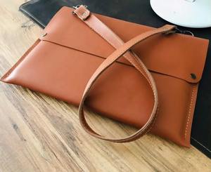 Funda de Piel Auténtica Impermeable con Logotipo Personalizado para Laptop, para Hombres y Mujeres, Uso en Oficina y Negocios, LS-0300 - Product Image 2