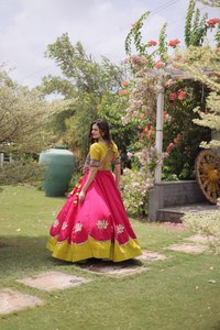 Conjunto Tradicional Indio de Lehenga Choli con Bordado de Flor de Loto, Falda Larga hasta el Suelo y Blusa, Sin Arrugas, Elástico, Étnico, para Diwali - Product Image 3