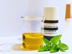 อะโรมา อัตซีรี อินโดนีเซีย โมเลกุลาร์ ดิสทิล แพทชูลี่ (MD 34) น้ำหอมบริสุทธิ์สูง กลิ่นดินและไม้หอม - Product Image 2