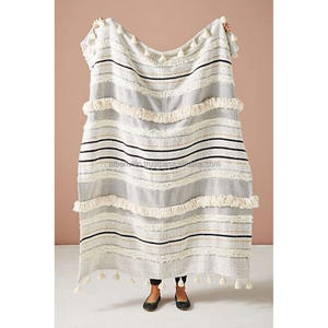 Mantas Bohemias Blancas con Diseño de Mechones, Mantas Indias Hechas a Mano, Mantas Boho Geométricas con Mechones, Mantas Jacquard Personalizadas de 125x150 cm de la India - Product Image 4