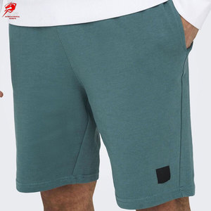 Shorts décontractés pour hommes, nouveau design, fabriqués avec un tissu léger et doux, conçus pour des mouvements confortables par temps chaud. - Product Image 3