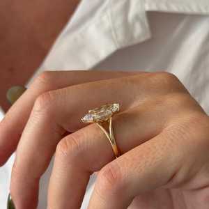 3.5 Carat Marquise E VVS2 Lab Grown Diamond BEAUTIFUL <b>Split</b> Shank Engagement <b>Ring</b> in Yellow Gold , IGI Certified - Product Image 4