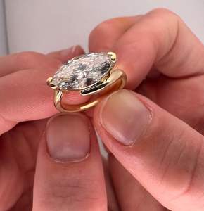 Bague signet de luxe en or massif 14 carats avec diamant taille marquise de 2,02 carats cultivé en laboratoire East West pour femme, cadeau d'anniversaire ou de promesse pour amoureux - Product Image 5