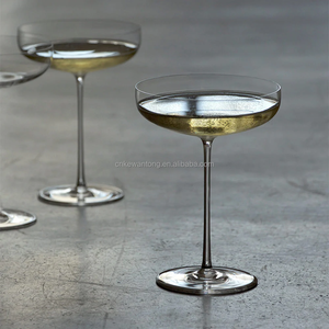 Bar <span class=keywords><strong>Extra</strong></span> Longue Tige Ultra-Mince Verre À <span class=keywords><strong>Martini</strong></span> Clair Grand Papillon Flûte À Champagne Verres À <span class=keywords><strong>Martini</strong></span> Cocktail - Product Image 1