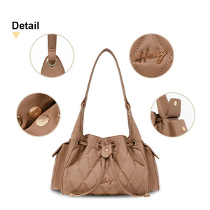 Bolso de Hombro Acolchado Hody para Mujer, Material Sintético Premium, Cierre de Cremallera, Bolso de Mano Casual para Uso Diario, Patrón de Diamantes - Product Image 3