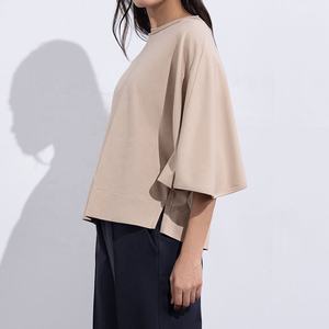 เสื้อยืดผู้หญิงทรงหลวมคุณภาพสูงแบบ OEM สั่งทำพิเศษ สีพื้นเรียบง่าย สไตล์ลำลองสำหรับฤดูร้อน พร้อมลายพิมพ์ลายสก๊อต 3 มิติ - Product Image 3