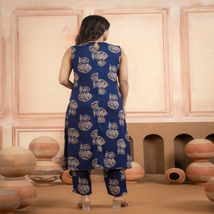 Ensemble Kurti et pantalon pour femme, bleu marine imprimé, sans manches, tenue ethnique décontractée, ensemble Kurti droit - Product Image 2