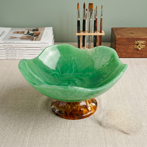 Bol décoratif en résine écologique de style glamour avec bord ondulé, fait main, pour servir les fruits, décoration d'intérieur, centre de table de mariage - Product Image 2