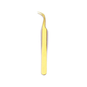 Pinzas para Pestañas con Baño de Oro, Punta Angulada de Precisión, Superficie Lisa para Uso de Volumen o Aislamiento - Product Image 5