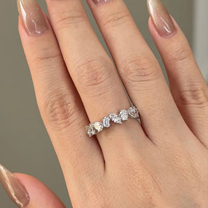 Anillo de media eternidad con diamantes cultivados en laboratorio de corte fantasía mixto, banda de boda de oro de 14K, anillo de aniversario único con diamantes de múltiples formas. - Product Image 3