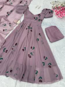 Georgette anarkali ชุดสูทที่มีปีกขนาดใหญ่พร้อมกางเกงและมือพิมพ์ georgette dupatta พร้อมที่จะสวมใส่ชุด - Product Image 6