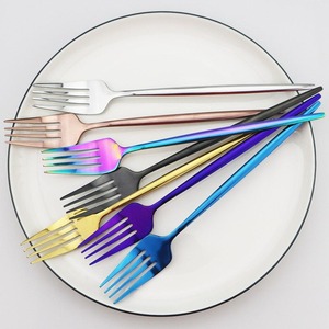 Ensemble de couverts en acier inoxydable arc-en-ciel, finition miroir, passe au lave-vaisselle, design moderne pour les occasions festives - Product Image 2