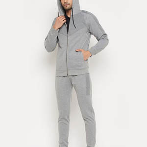 Conjunto Deportivo para Hombre de Corte Holgado con Tela Suave y Pantalones Ajustados, Ideal para Deportes o Salidas Informales - Product Image 3