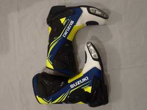 Bottes de moto Suzuki mi-mollet, fermeture éclair synthétique, résistance à l'abrasion, semelle extérieure en caoutchouc, semelle intermédiaire en EVA, doublure en mesh, toutes saisons - Product Image 3