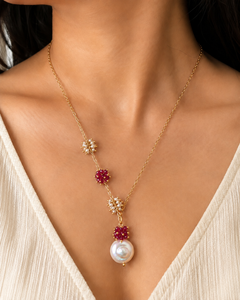 Collier personnalisé plaqué rhodium avec grande pièce de monnaie, perle, pierre précieuse rouge et grappe de perles, chaîne câble, cadeau de luxe pour femme, bijoux de mariée - Product Image 1
