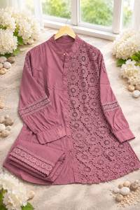 Conjunto de Kurta Pakistaní Rosa Bordado con Dupatta Tipo Seda y Pantalones Anchos, Ideal para Bodas y Festivales - Product Image 4