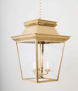 Linterna Tradicional de Latón Inspirada en la Artesanía del Viejo Mundo, Ideal para Decoración Cultural, Funciones Religiosas y Acento en Hogares Clásicos - Product Image 6