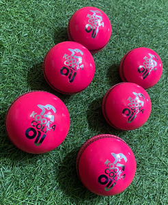 ลูกคริกเก็ต KOOKABURRA COLT สีชมพู ขาว แดง สีสั่งทำพิเศษ น้ำหนัก 156 กรัม ลูกคริกเก็ตแข็งสำหรับผู้ชาย ลูกคริกเก็ตสำหรับแข่งขันในลีก - Product Image 1