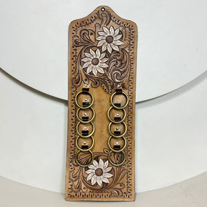 OEM ODM cuero de vaca mecanizado a mano diseño de girasol montado en la pared bufanda soporte de trapo organizador colgante rústico occidental con anillos de latón - Product Image 5