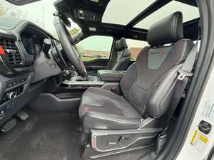 รถกระบะสุดหรูขนาดใหญ่ปี 2023 รุ่น R Super Crew Cab 4 ประตู - Product Image 5