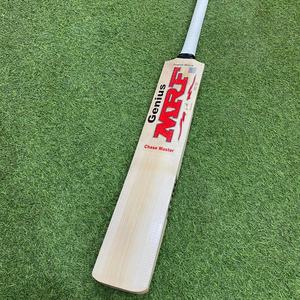 MRF CHASE MASTER, Bate de Críquet de Madera de Sauce Inglés con Mango Corto - Product Image 1