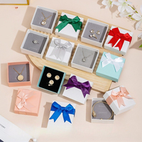 Boîte cadeau en papier carrée pour bijoux avec nœud en ruban, pour boucles d'oreilles, collier, bracelet, bague, emballage cadeau, plusieurs couleurs disponibles