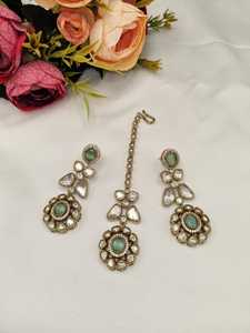 Conjunto de gargantilla étnica con piedras pesadas y gemas en forma de pera, pendientes a juego, Maang Tikka, colección de joyería nupcial - Product Image 2