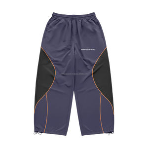 Conjunto Deportivo de 2 Piezas para Hombre: Sudadera con Cremallera y Forro de Malla Personalizado, y Pantalones Cortos Cortavientos - Product Image 3