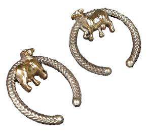 Aros Clásicos con Bisel de Acero Inoxidable Chapado en Oro de 18K de Dos Tonos, Regalo de Boda para Mujer - Product Image 1