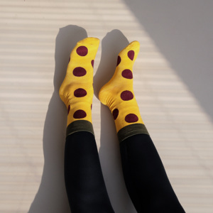 Chaussettes coréennes pour femmes, chaussettes mi-hautes à pois, en coton respirant, pour un usage quotidien, tricotées pour le printemps - Product Image 3