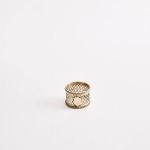 Graceful Metal Napkin Ring Designed For Elegant Dining Experience With Decorative Look And Durable Metal Body - Product Image 1