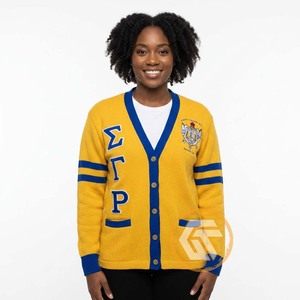 Chemisier d'hiver décontracté personnalisé pour femme, col en V, entièrement respirant, avec appliques brodées en acrylique Sigma Gamma Rho et boutons sur le devant - Product Image 3