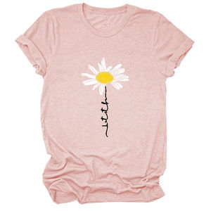 เสื้อยืดแขนสั้นสีเขียวสำหรับผู้หญิงพร้อมลายดอกเดซี่ที่วาดด้วยมือเสื้อลำลองฤดูร้อน - Product Image 4