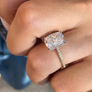 แหวนหมั้นเพชรทรงคุชชั่น น้ำหนัก 3.5 กะรัต สี E ความสะอาด VVS2 ได้รับการรับรองจาก IGI ทำจากทอง 10K ของขวัญวันครบรอบแต่งงาน - Product Image 1