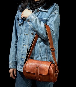 Bolso cruzado de cuero genuino vintage con cilindro de correa extraíble y logotipo de cierre de cremallera con patrón, regalo perfecto para él y ella - Product Image 2