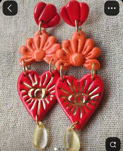 Boucles d'oreilles pendantes bohèmes en forme de cœur rouge avec breloque œil et goutte d'eau pour femme - Product Image 1