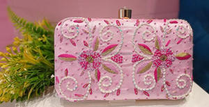 กระเป๋าคลัทช์งานแต่งงาน/งานกลางคืน ผ้าซาตินพิมพ์ลายดอกไม้ลายนูนหลากสี งานแฮนด์เมดสุดหรู พร้อมสายโซ่โลหะประดับลูกปัด สำหรับผู้หญิง - Product Image 5