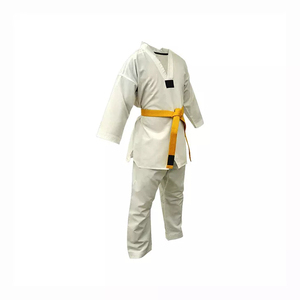 Kimono de karaté personnalisé en gros avec logo pour l'entraînement et la compétition – Polyester/coton de haute qualité, couleurs et tailles sur mesure - Product Image 2