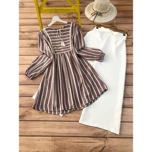 RAYÓN FANCY CON ESTAMPADO DIGITAL TRABAJO TOP CON CAFÉ PALAZZO ESTIRABLE - Product Image 1