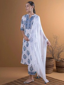 Casual cotton <b>blend</b> kurti with ethnic print mandarin collar three quarter sleeves paired with printed bottom and chiffon dupatta - Product Image 6