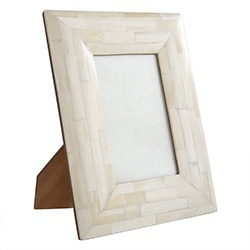 AUREVIA CRAFTS Cadre photo horizontal en os incrusté fait main et personnalisable - Décoration de table élégante, luxueuse et écologique pour la maison - Product Image 4