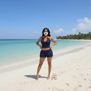 Ensemble de jupes personnalisées OEM pour femmes, comprenant un crop top à capuche avec impression de logo décontractée, idéal pour l'hiver - Product Image 2